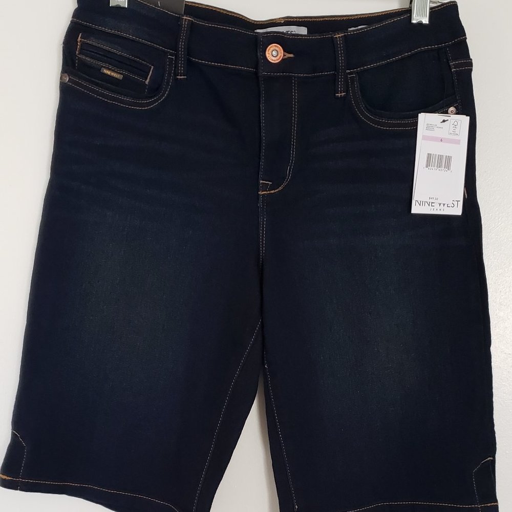 Women's size 6 Nine West Jean Shorts (New)